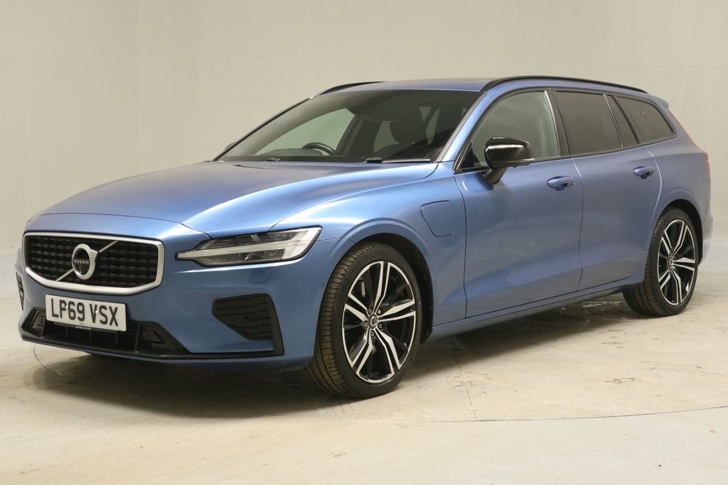 2020 used Volvo V60 2.0h T8 Twin Engine 11.6kWh R-Design Plus Plug-in AWD (390 ps)