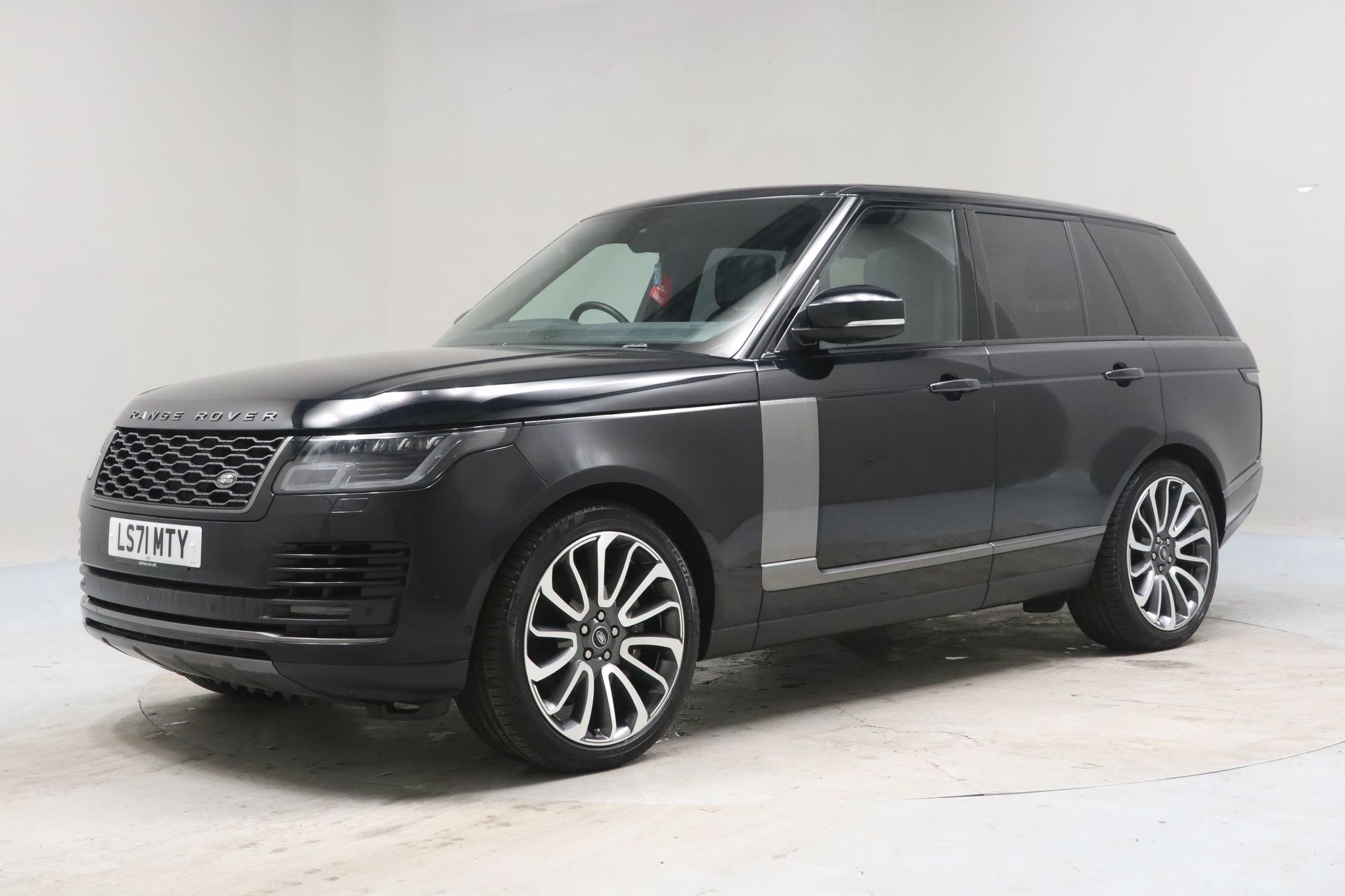 2021 used Land Rover Range Rover 3.0 P400 MHEV Vogue SE 4WD (400 ps)