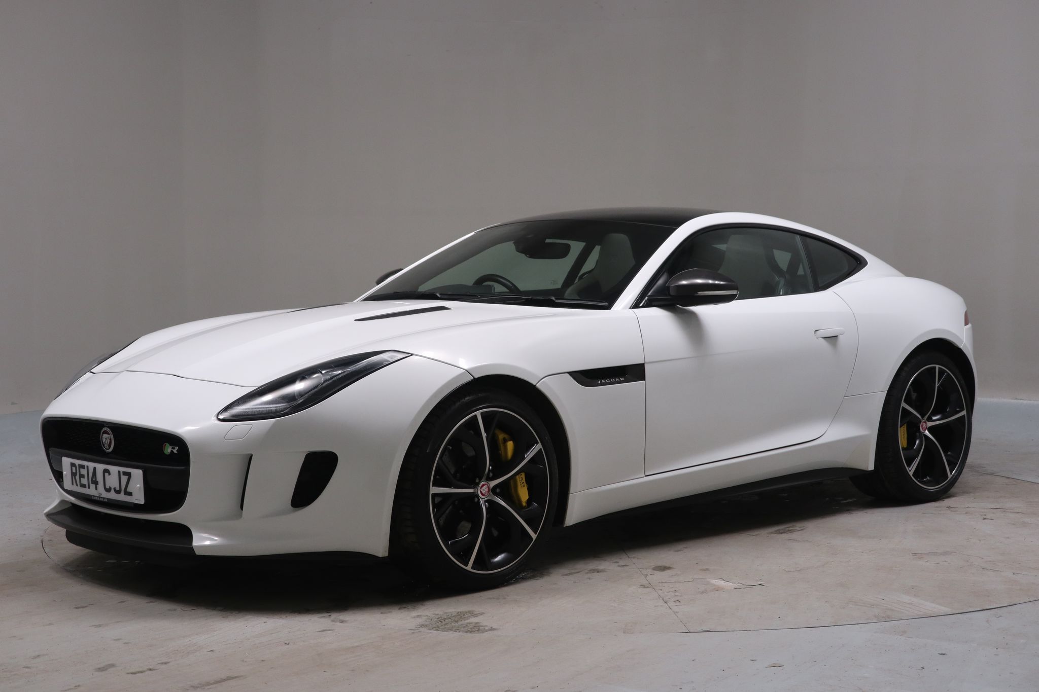 2014 used Jaguar F-type 5.0 V8 R Coupe Euro 5 (550 ps)