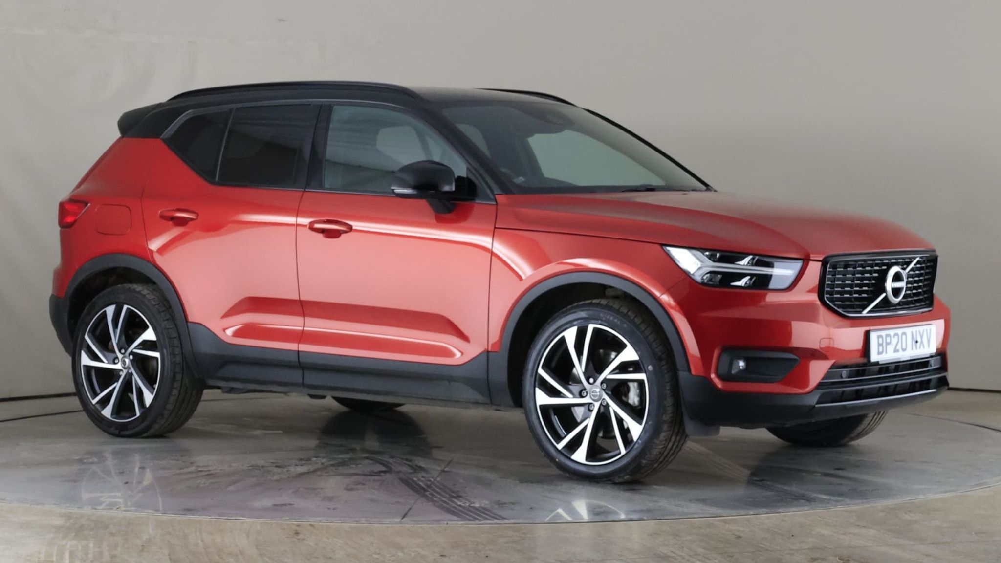 2020 used Volvo XC40 1.5h T5 Twin Engine 10.7kWh R-Design Pro Plug-in (262 ps)