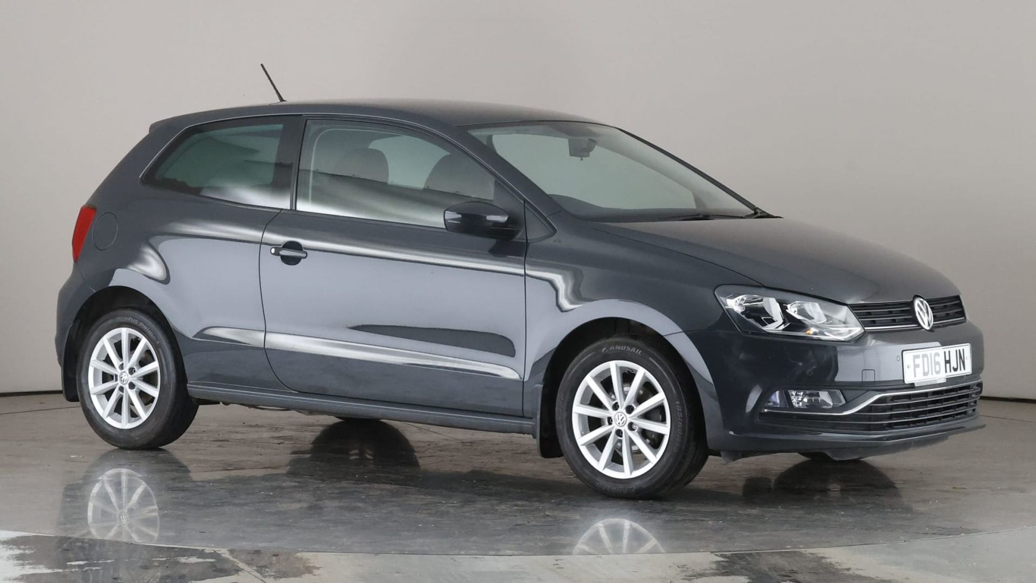 2016 used Volkswagen Polo 1.2 TSI BlueMotion Tech Match (90 ps)